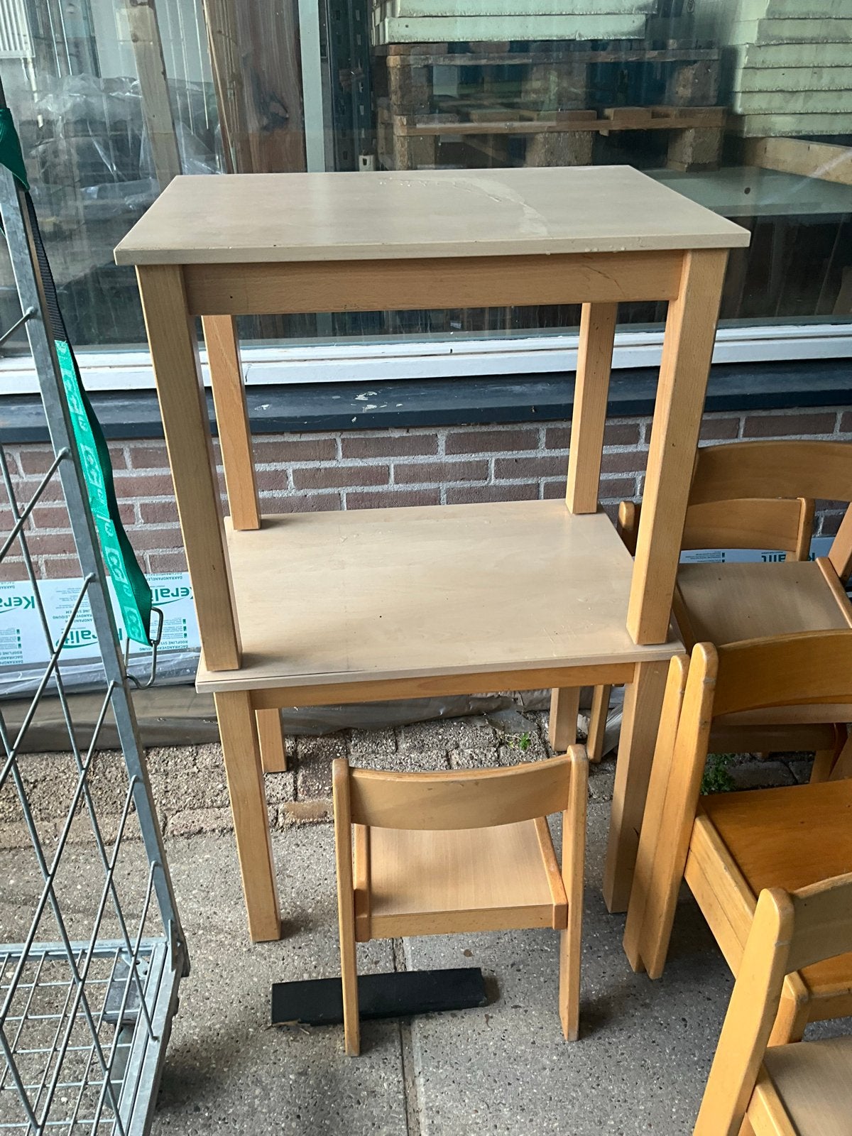 Kinder tafel met stoeltjes - Houten set, Kinderen en Baby's, Ophalen of Verzenden, Gebruikt, Tafel(s) en Stoel(en)