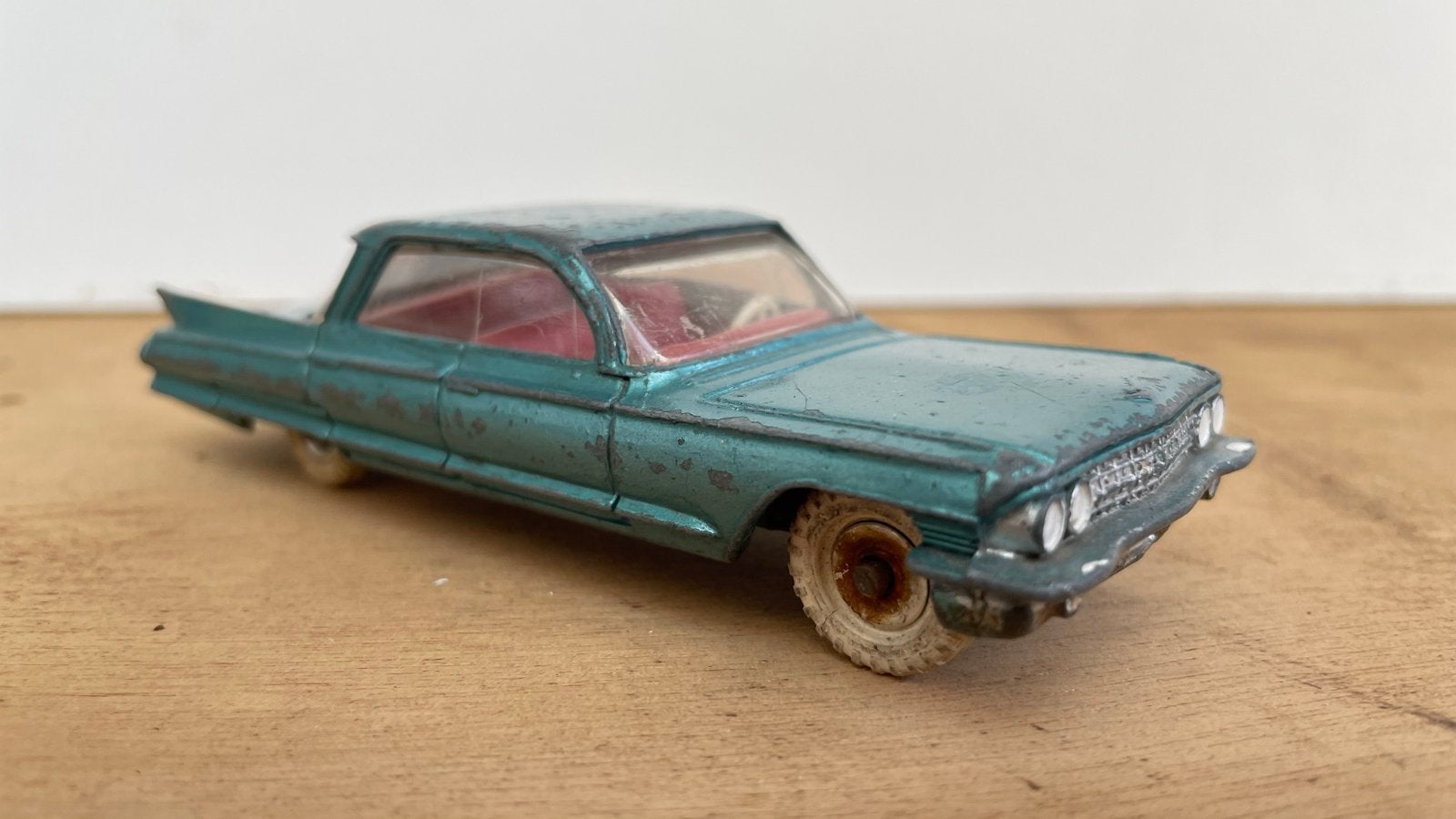 Vintage Dinky Toys Cadillac 147 - Made in England, Hobby en Vrije tijd, Modelauto's | 1:43, Ophalen of Verzenden, Gebruikt
