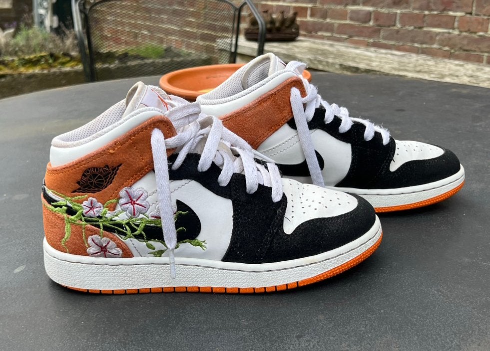 Nike air Jordan 1 mid SE Floral maat 35,5, Overige kleuren, Ophalen of Verzenden, Sneakers of Gympen, Zo goed als nieuw