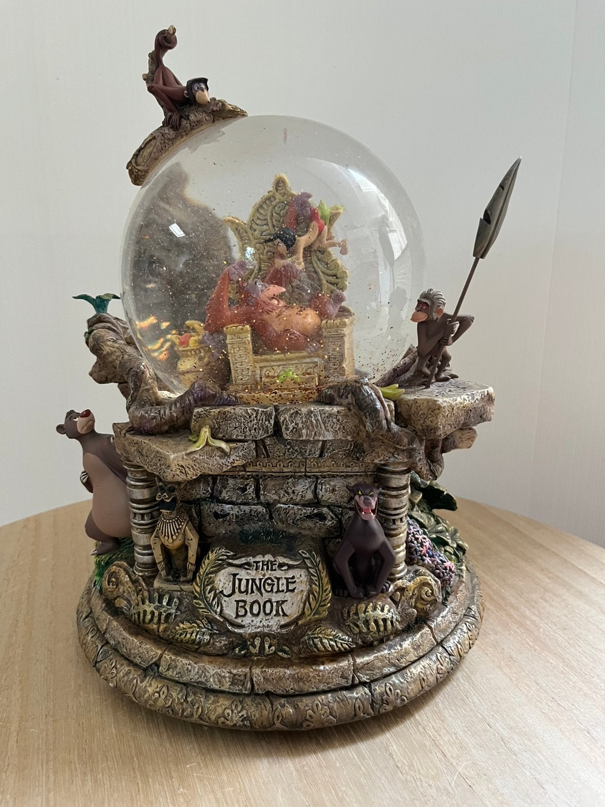 Disney the jungle book 35th anniversary snowglobe, Ophalen of Verzenden, Leeuwenkoning of Jungle Boek, Zo goed als nieuw, Beeldje of Figuurtje
