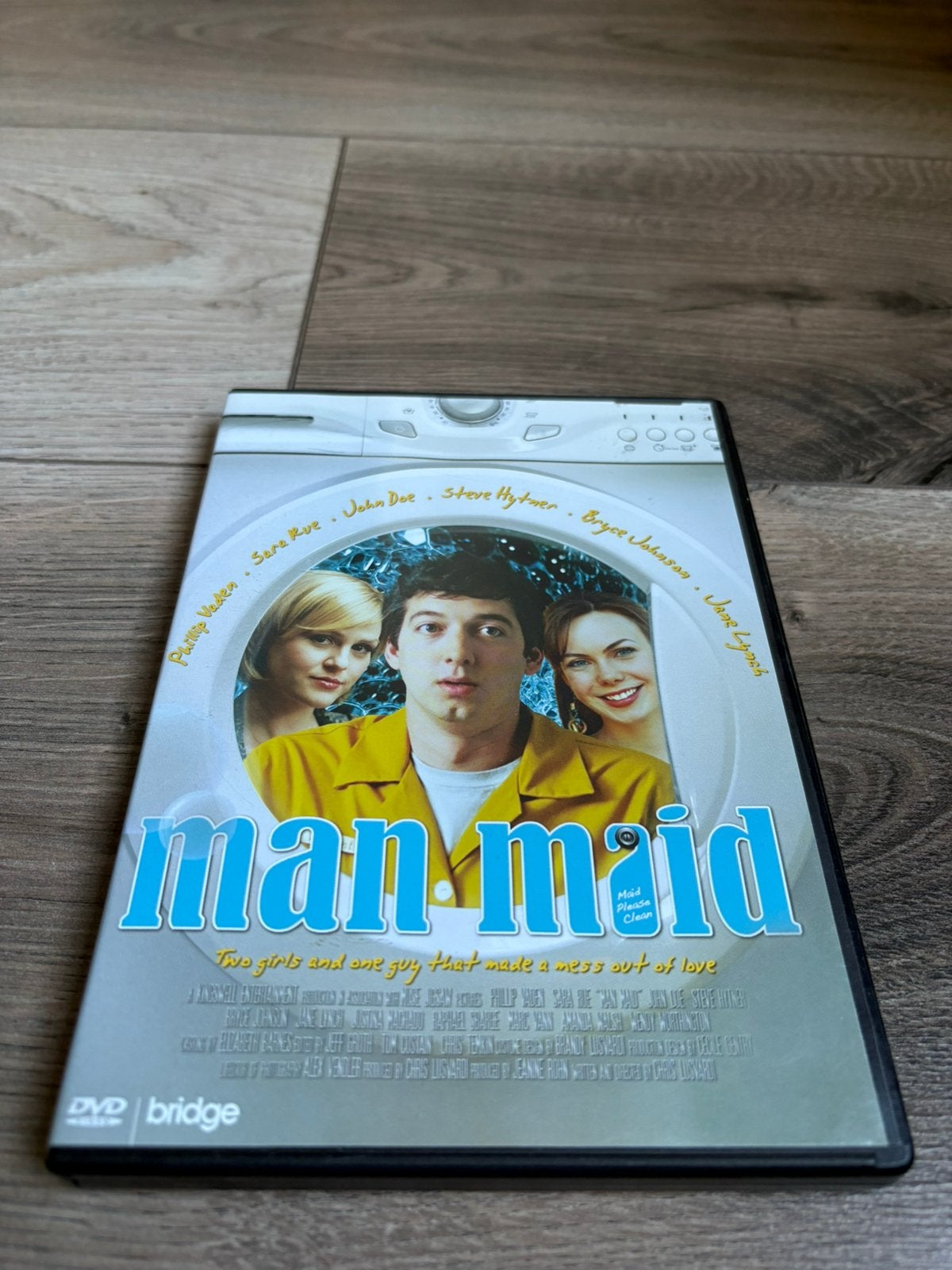 Man Maid van Chris Lusvardi, Alle leeftijden, Ophalen of Verzenden, Zo goed als nieuw, Actiekomedie