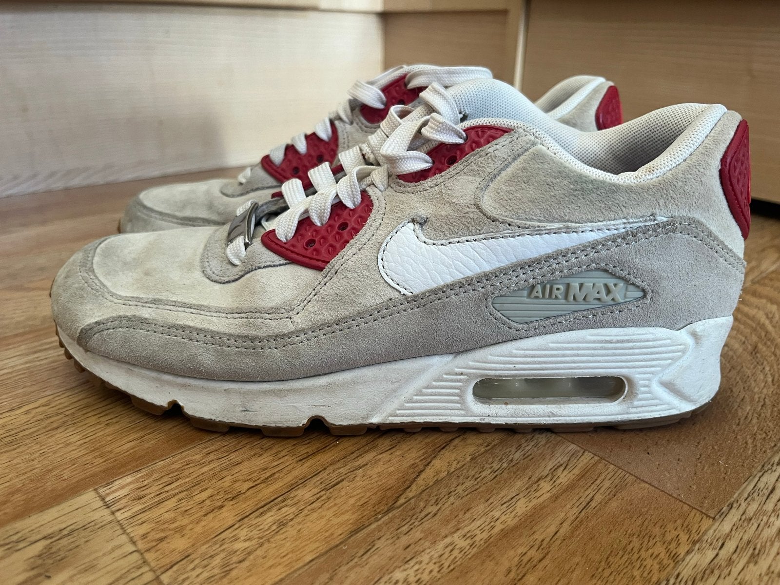 Nike Air Max 90 New York sneakers - Beige/Rood - Maat 37.5, Beige, Ophalen of Verzenden, Sneakers of Gympen, Gedragen