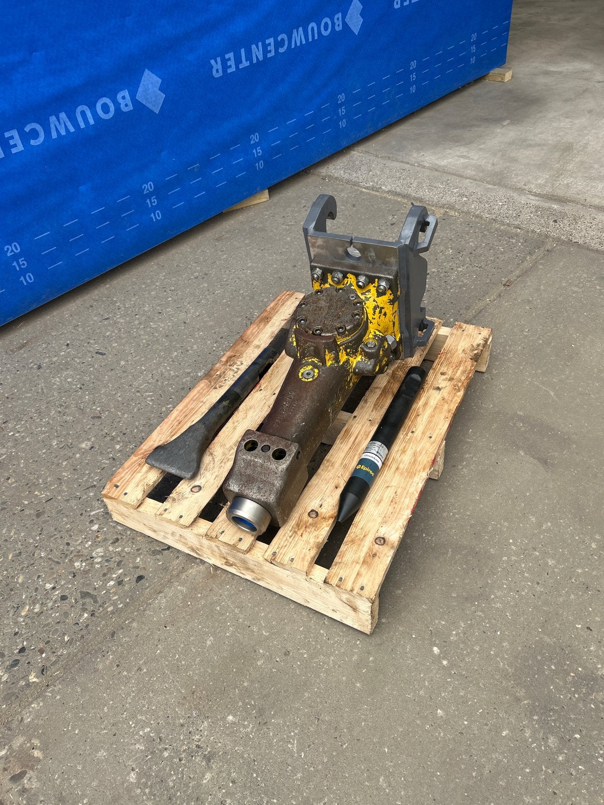 Epiroc SB102 cw 05 Hydraulische Hamer, Ophalen