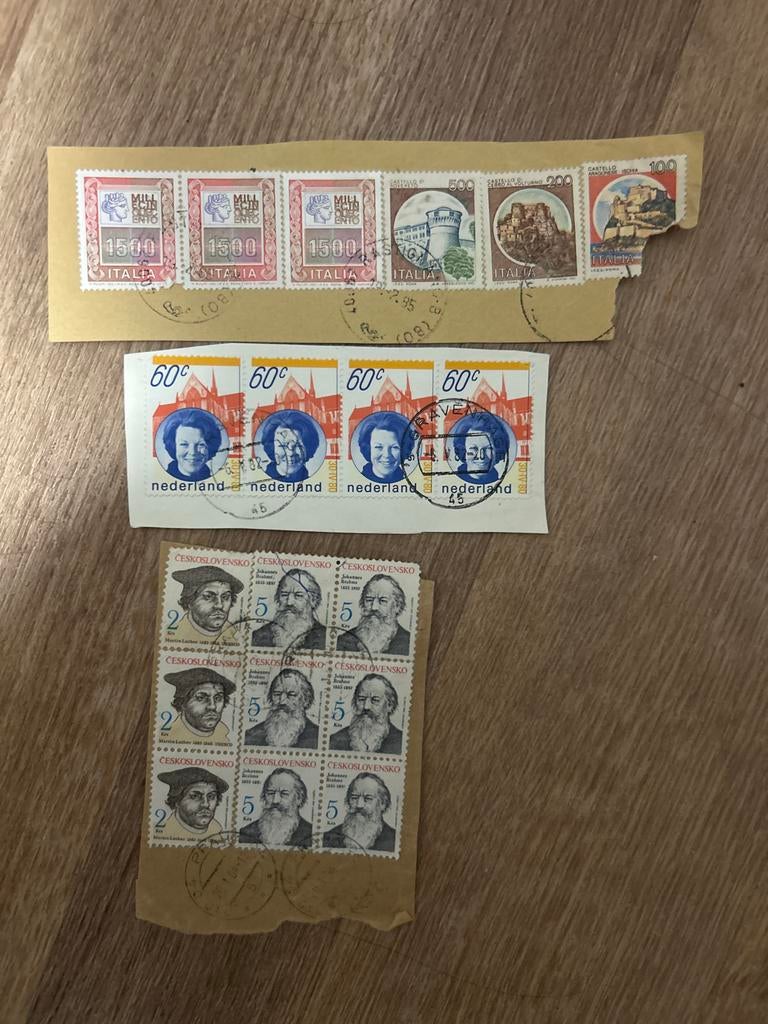 Diverse postzegels: Nederland, Italië, Tsjecho-Slowakije, Postzegels en Munten, Postzegels | Nederland, Ophalen of Verzenden, Na 1940