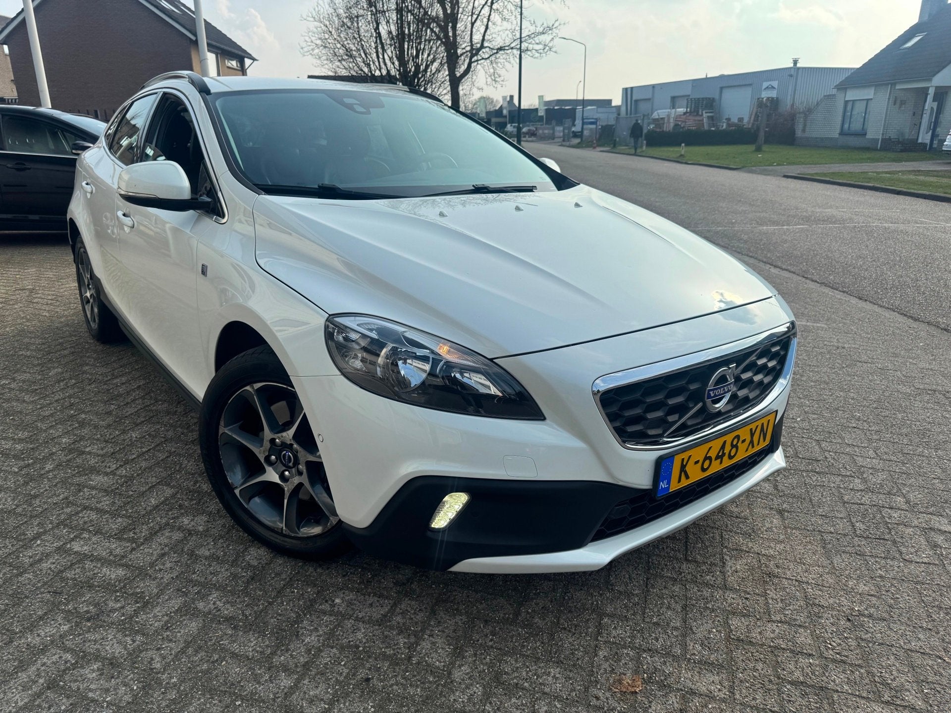 Volvo V40 Cross Country 1.5 T3 Ocean Race Automaat,Leer,Navi, Auto's, Volvo, Euro 6, 700 kg, Wit, Leder
