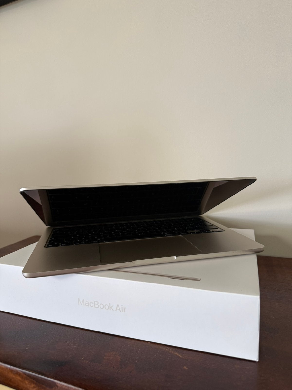 MacBook Air 13.6 inch starlight M2, 13 inch, Minder dan 2 Ghz, Ophalen of Verzenden, Zo goed als nieuw