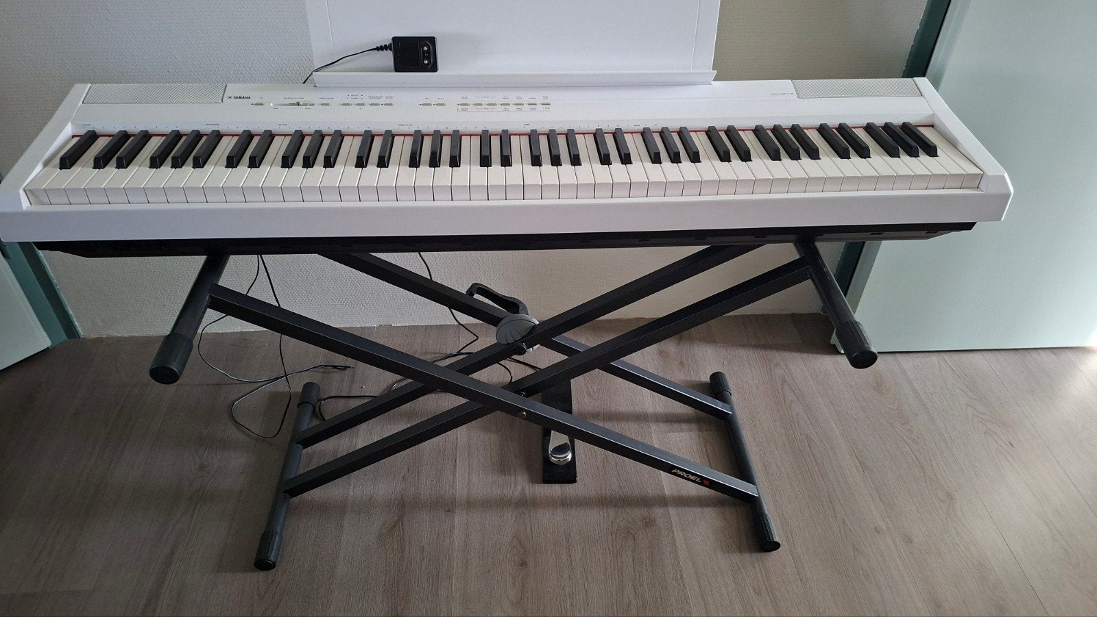 yamaha digital piano p-105
