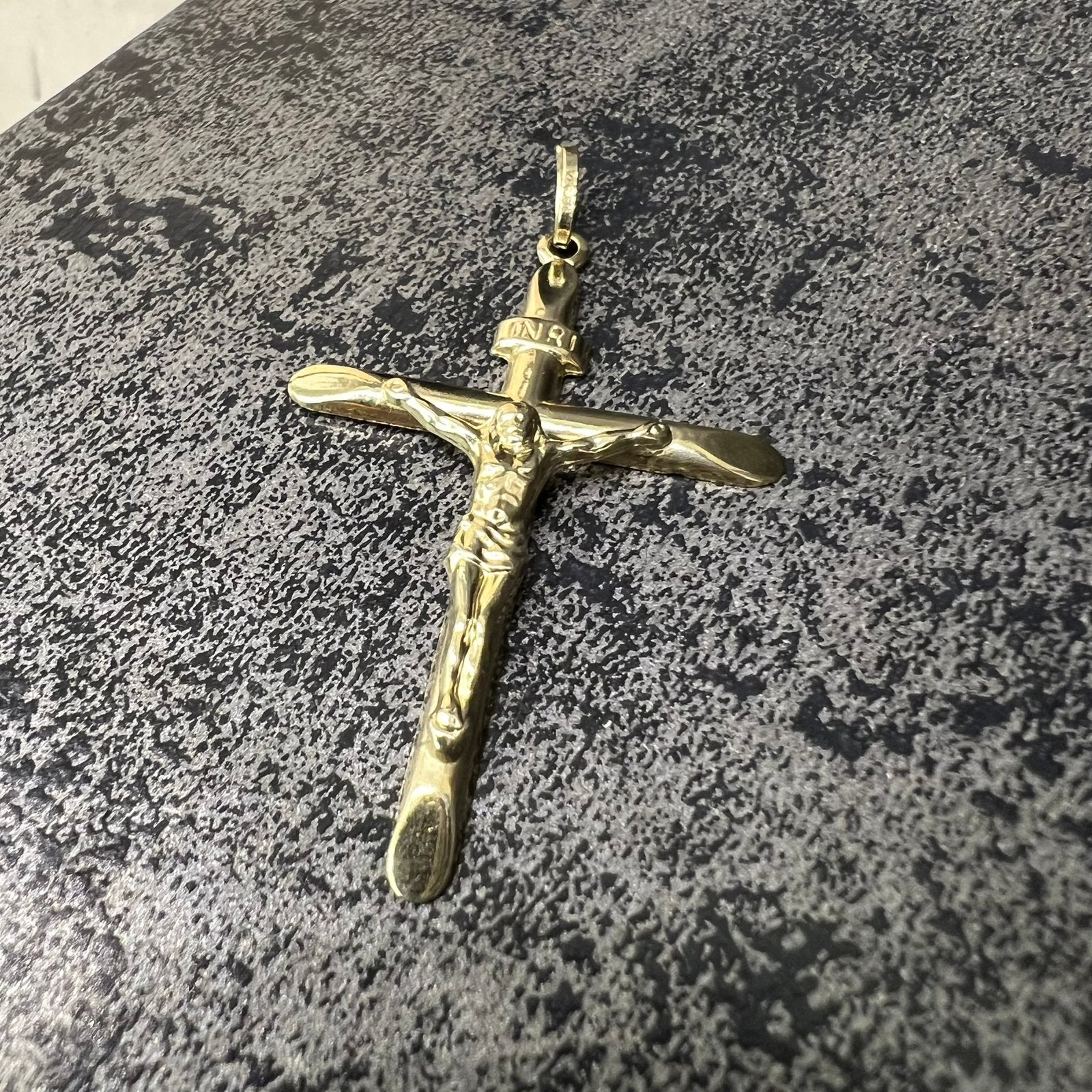 14 karaat gouden kruis kettinghanger, Ophalen of Verzenden, Zo goed als nieuw, Goud, Kruis of Symbool