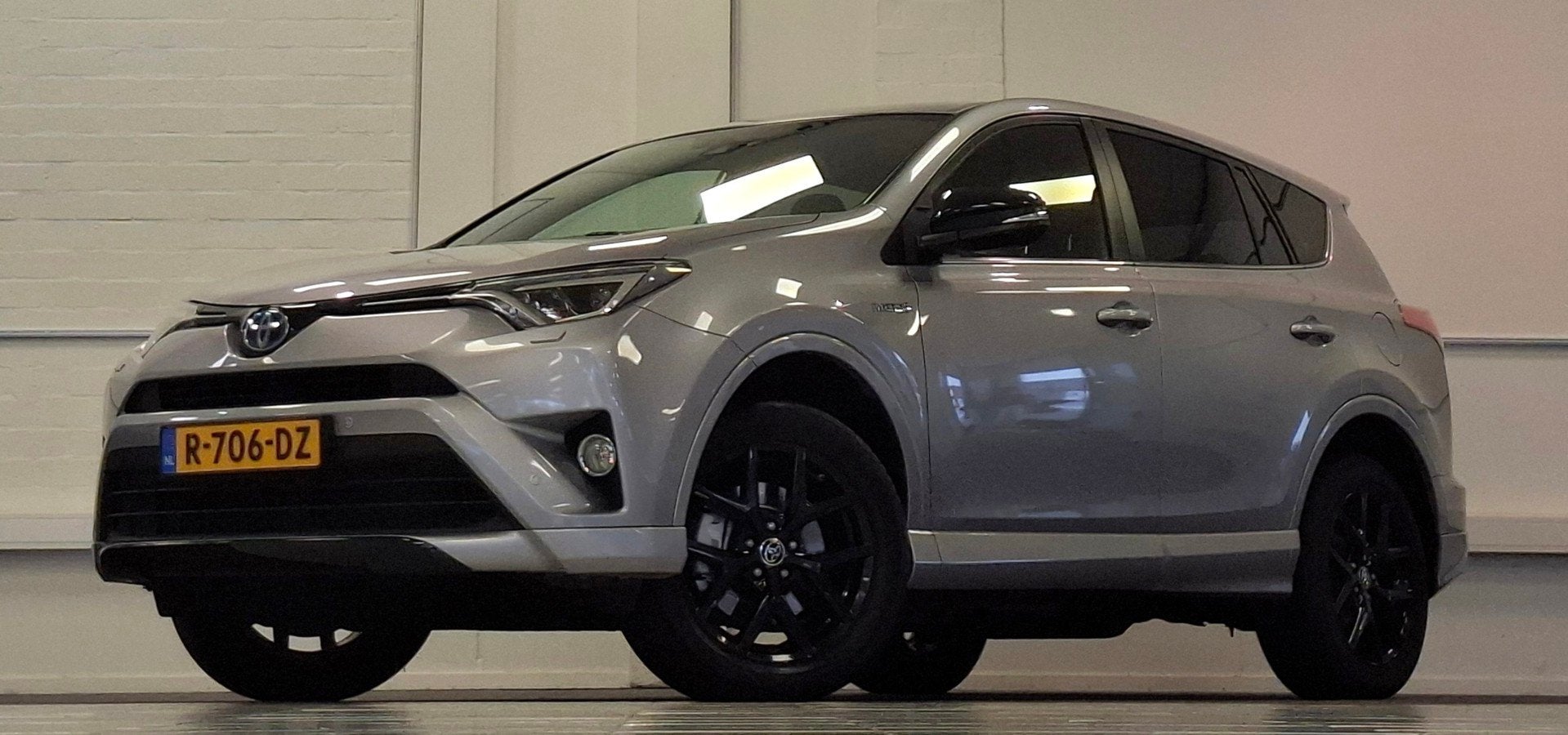 Toyota RAV4 2.5 Hybrid AWD Executive Trekhaak Leder Camera L