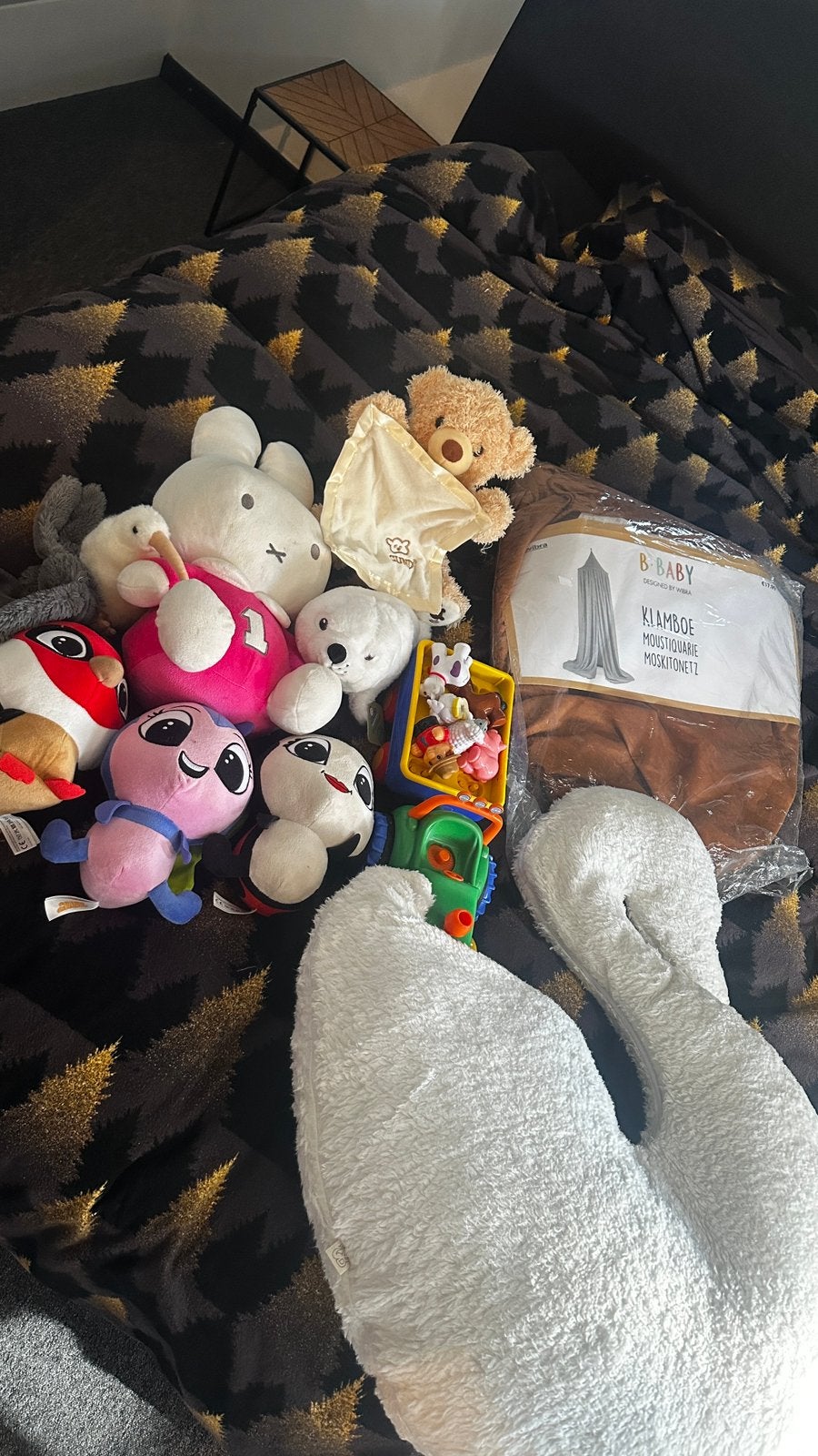 Knuffels en klamboe, Ophalen, Zo goed als nieuw