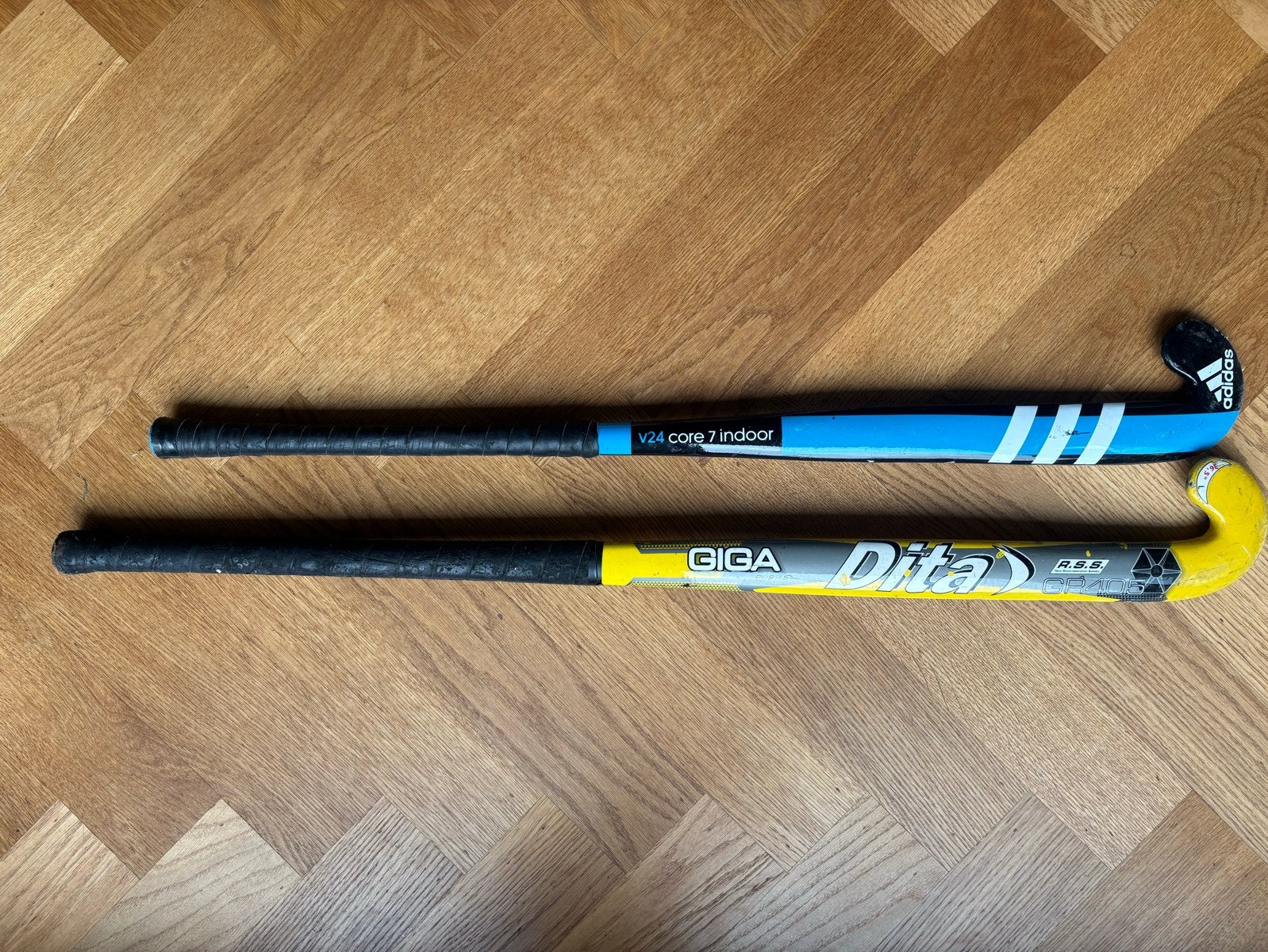 Gratis: zaalhockey sticks: Dita (volwassen) & Adidas (kind), Ophalen, Gebruikt, Stick