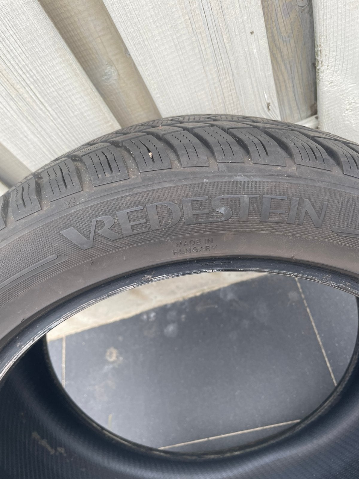 Vredestein banden M+S 7mm, Auto-onderdelen, Banden en Velgen, Ophalen, 18 inch, Winterbanden, Band(en)