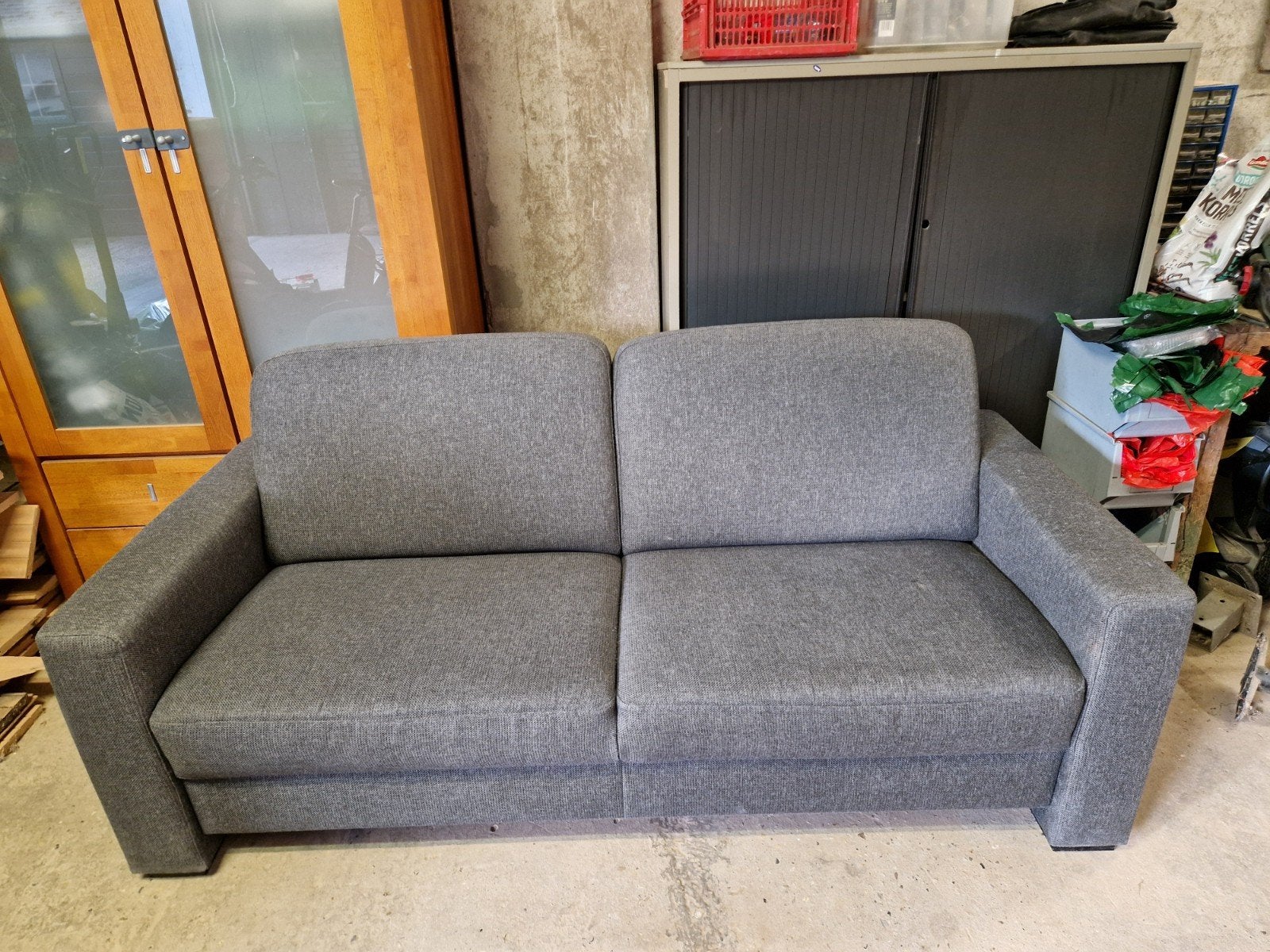 Comfortabele grijze tweezitsbank, Ophalen, Gebruikt, 150 tot 200 cm, Tweepersoons