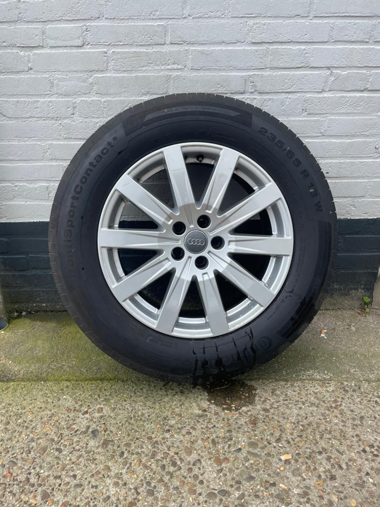 Audi Q7 velgen met  zomer en winter banden, Auto-onderdelen, 18 inch, Banden en Velgen, Ophalen of Verzenden, 235 mm