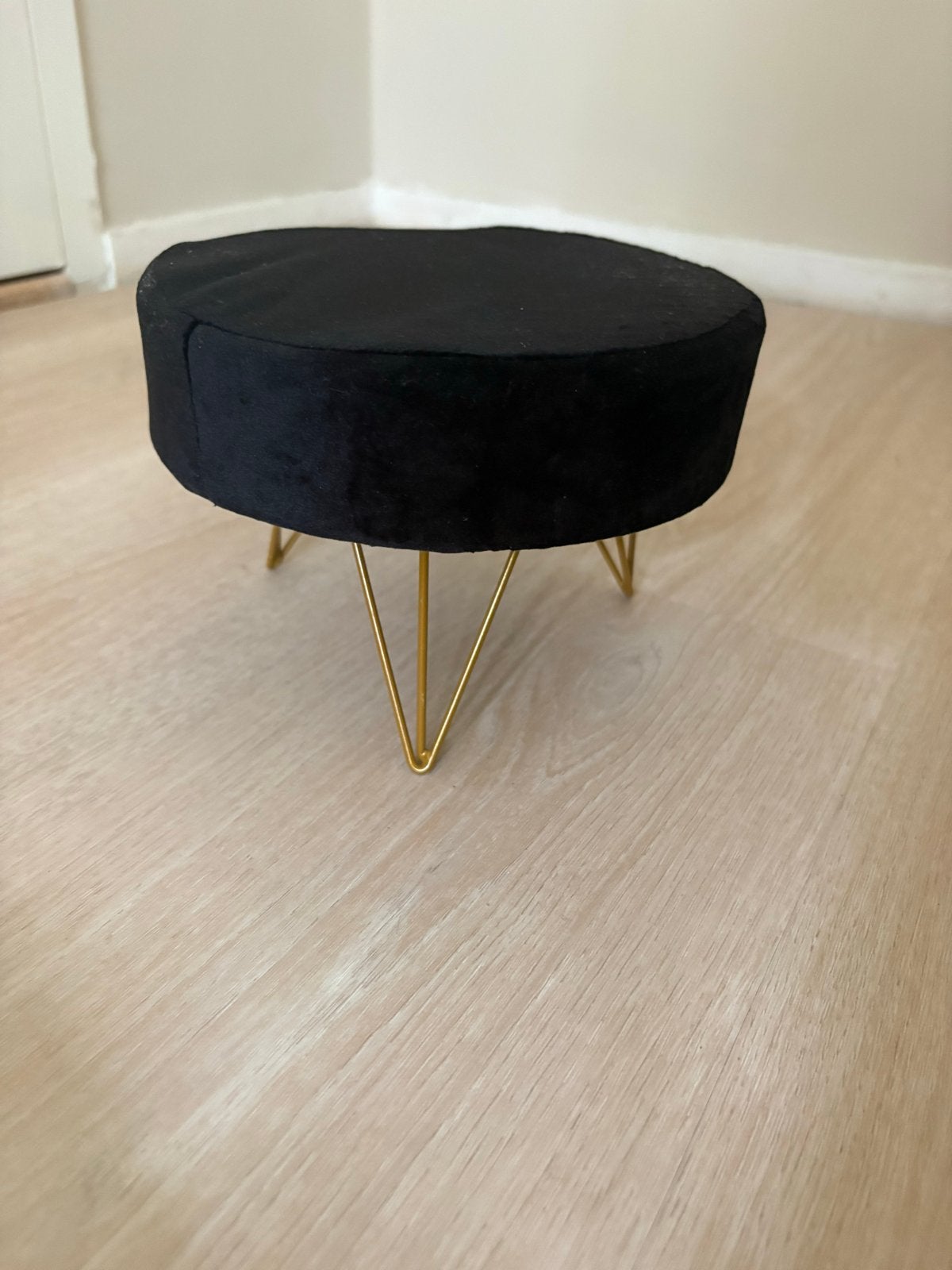 Zwart fluwelen krukje met gouden poten, Ophalen of Verzenden, Zo goed als nieuw, Overige materialen