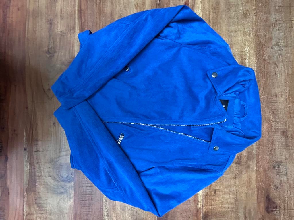 2 jasjes maat S: Coolcat en Bershka, Ophalen of Verzenden, Gedragen, Maat 36 (S), Blauw