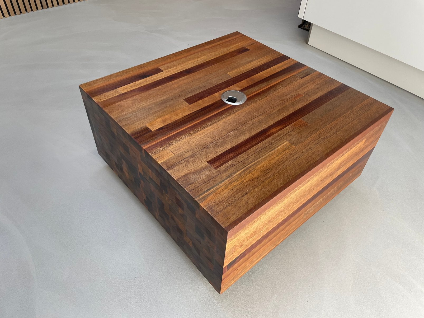 Linteloo Aulia 70x70 cm met kabelgat, Ophalen, Zo goed als nieuw, Rechthoekig, Minder dan 50 cm