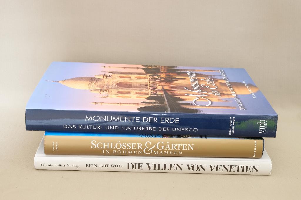 3x boek monumenten en kastelen Wereld Venetië Tsjechie, Ophalen of Verzenden, Zo goed als nieuw