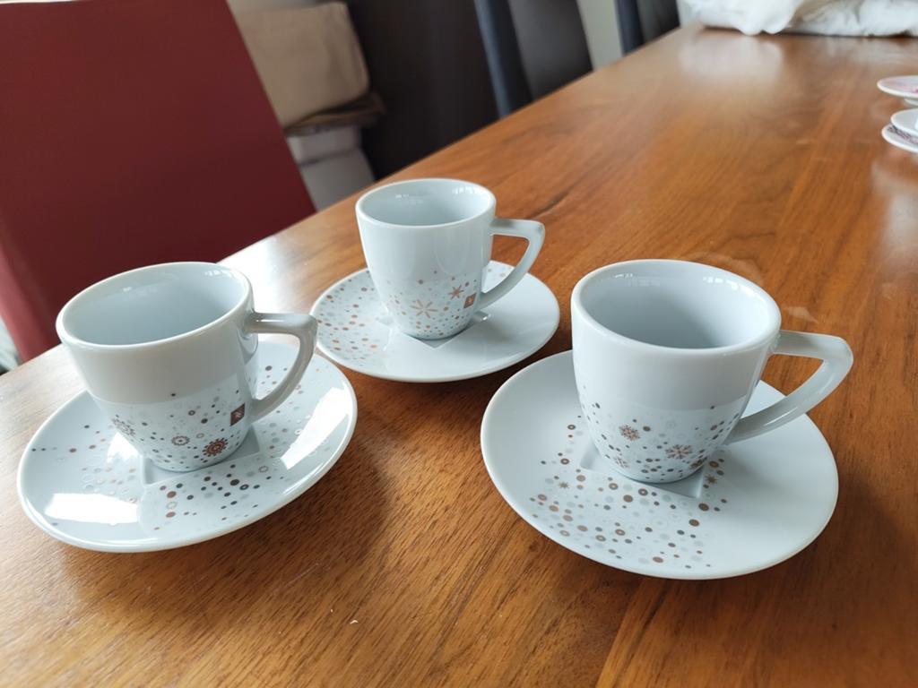 Nespresso Design Collection espresso kopjes met schotels, Ophalen of Verzenden, Zo goed als nieuw, Overige stijlen, Kop(pen) en/of Schotel(s)
