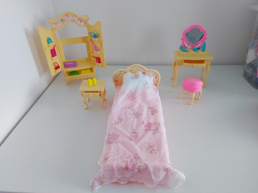 Barbie slaapkamer + accessoires, Ophalen of Verzenden, Gebruikt, Barbie