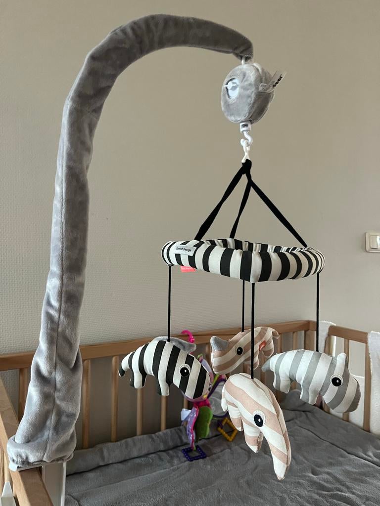 Muziekmobiel Done by Deer, Kinderen en Baby's, Ophalen, Zo goed als nieuw, Mobiel, Met geluid