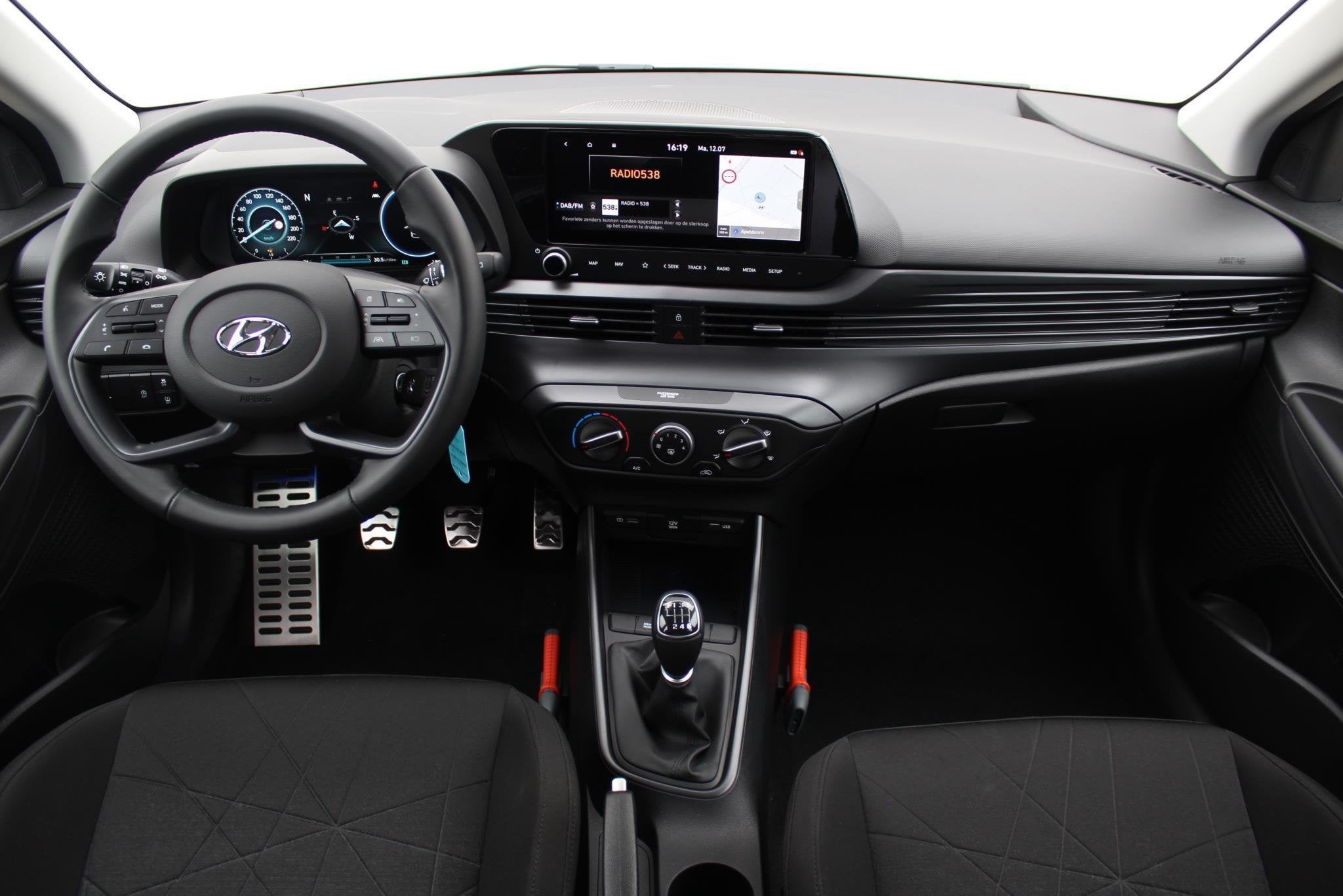 Hyundai Bayon 1.0 T-GDI Comfort Smart / Navigatie middels Ap, Auto's, Voorwielaandrijving, 1095 kg, 1110 kg, Origineel Nederlands