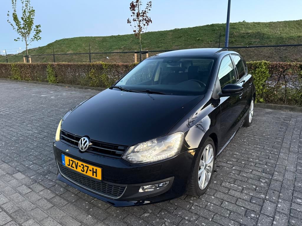 Volkswagen Polo 1.2 TSI 2012 Zwart 6 bak| Pano | LED | Stoel, Voorwielaandrijving, Zwart, Zwart, 988 kg