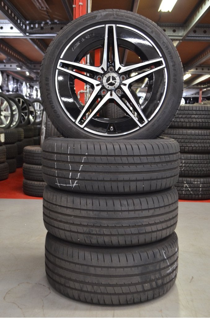 Org. 18" Mercedes C Klasse W206 Velgen + Zomerbanden + TPMS, Niet ingevuld, 18 inch, Gebruikt, Banden en Velgen