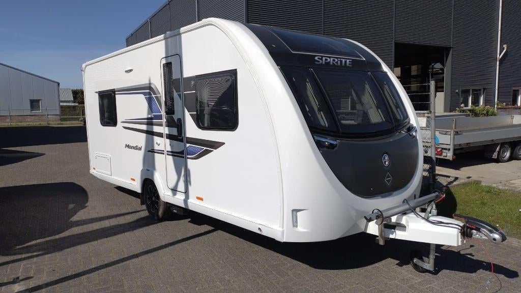 Swift Sprite Mondial 470 2025 Mover/fietsdrag1 keer gebruikt, Vast bed, Rondzit, Bedrijf, Schokbreker