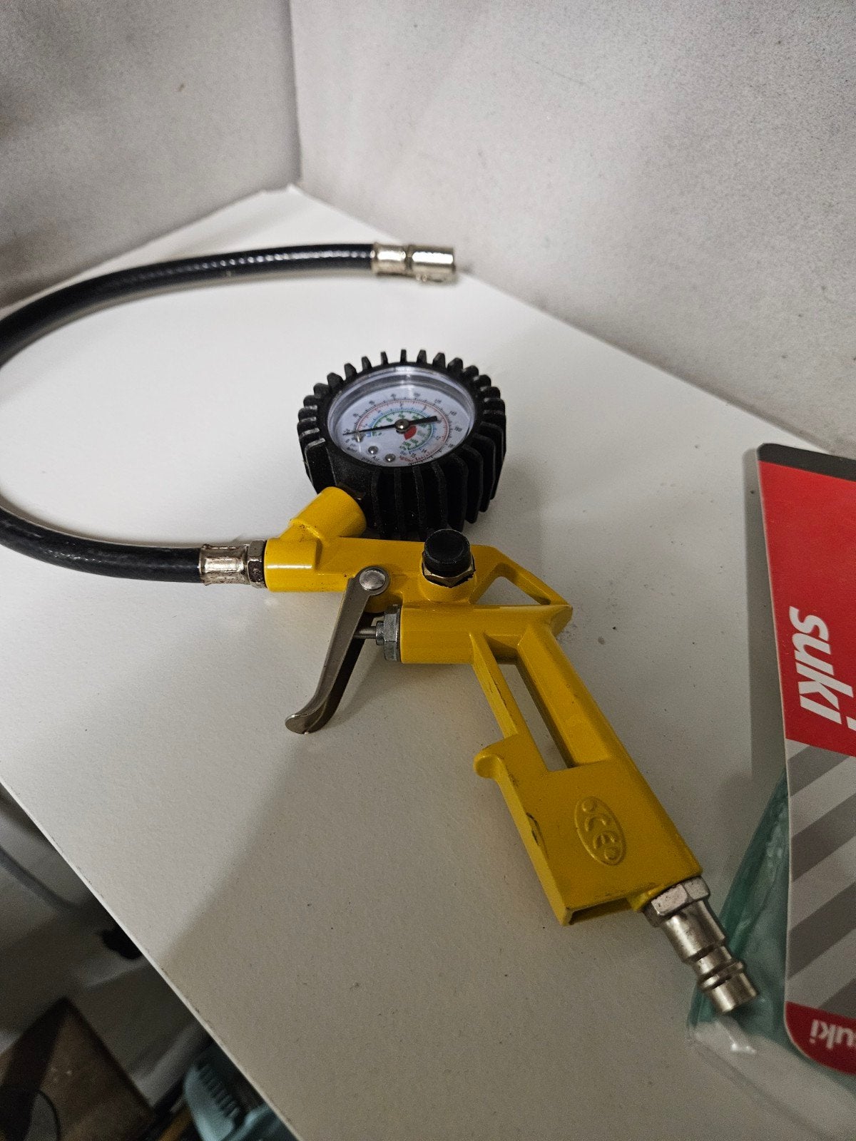 Powerplus compressor met bandenpomp, Gebruikt, 6 tot 10 bar, Ophalen of Verzenden, Minder dan 200 liter/min