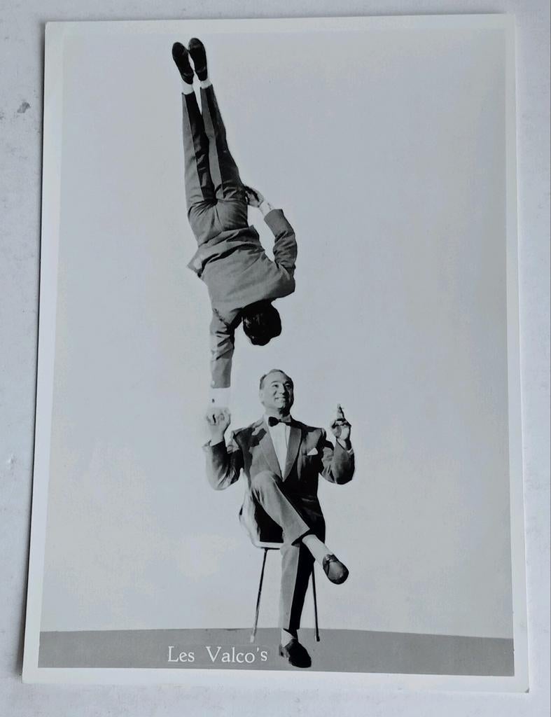 Les Valco's - Zwart-wit foto van acrobaten, Verzamelen, Ophalen of Verzenden, Voor 1940, Gebruikt, Overige onderwerpen