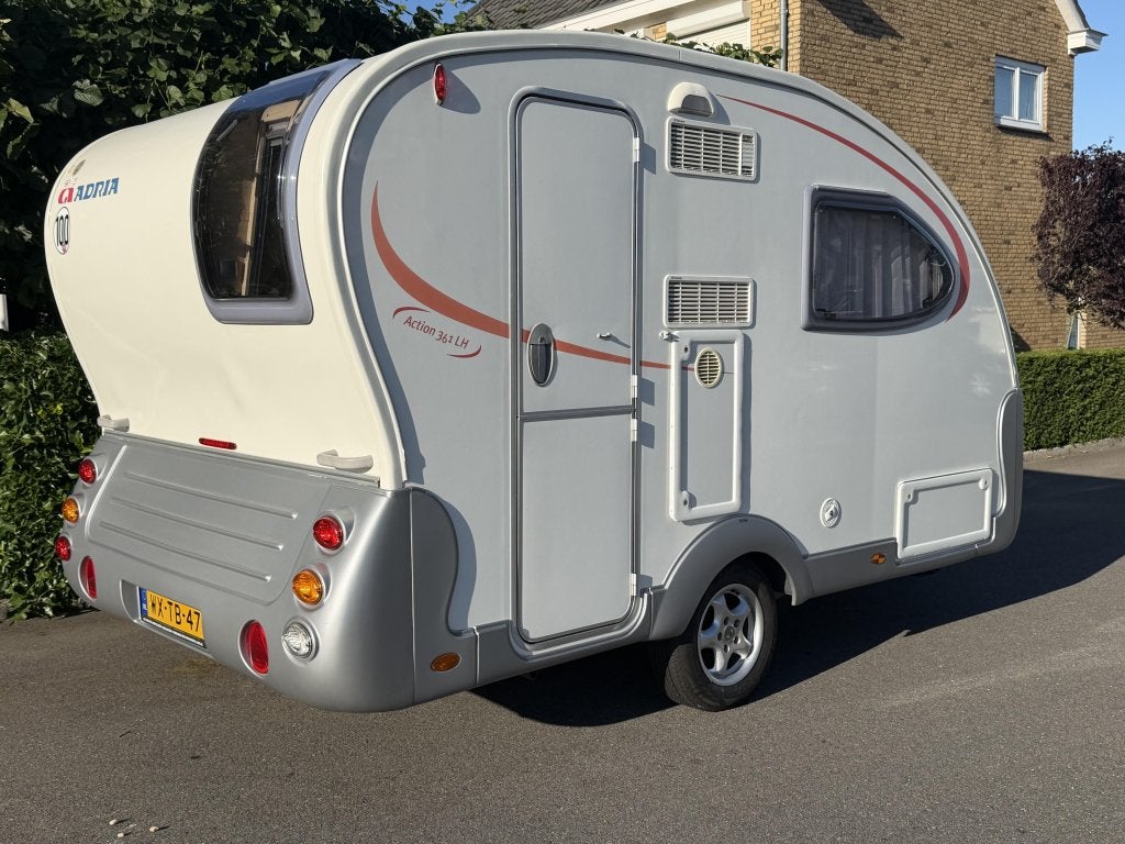 Adria Action 361 LH losse luifel,enkele bedden compact model, Caravans en Kamperen, Dwarsbed, Standaardzit, Tot en met 2, 750 - 1000 kg