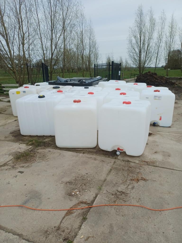 Witte IBC containers 1000liter inhoud 10 stuks €25.- big kra, Ophalen, Kunststof, Gebruikt, Met kraantje