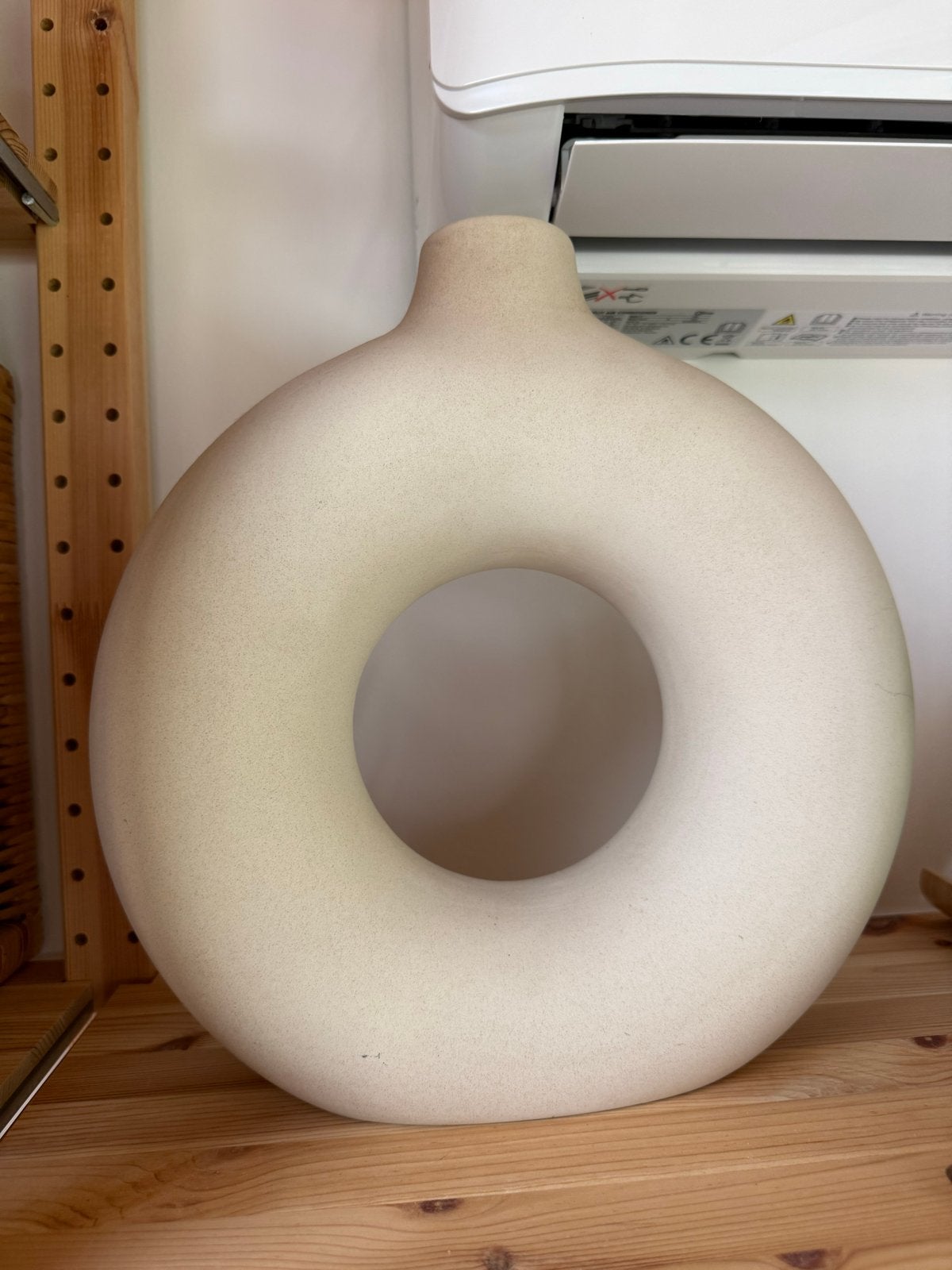 H&M Home Cirkelvaas - Beige Keramiek, Ophalen, Beige, Zo goed als nieuw, Geschikt voor droogbloemen