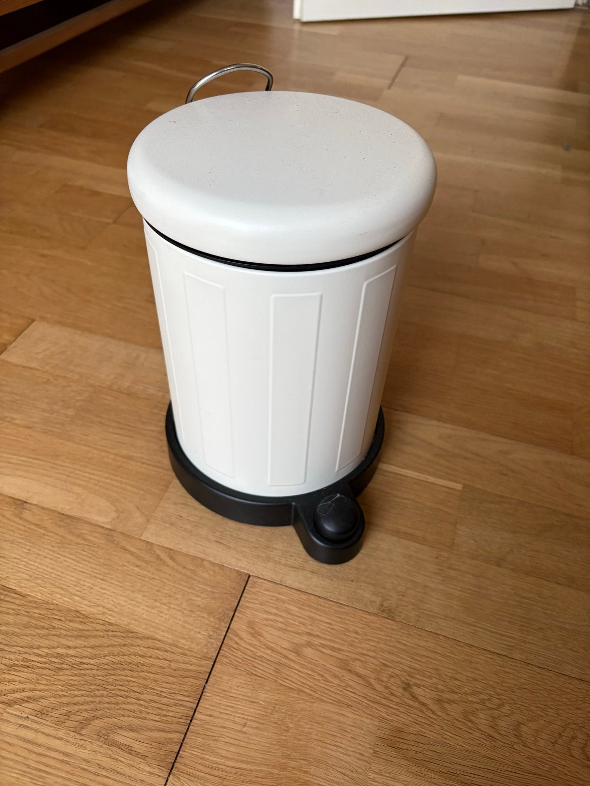 IKEA Ekoln Pedaalemmer - Wit, 303.447.70, Ophalen, Kunststof, Met pedaal, Zo goed als nieuw