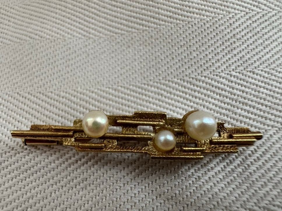 Vintage 14K Geelgouden Broche met 3 Parels, 4 tot 7 cm, Gebruikt, Ophalen of Verzenden, Met parel