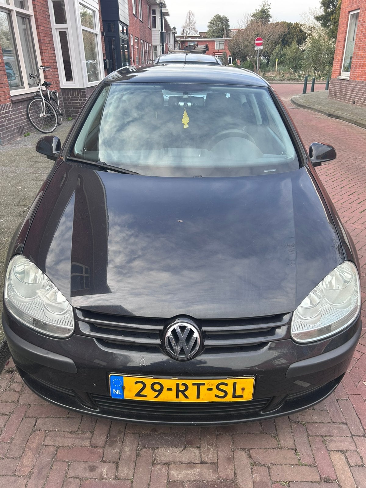 Volkswagen Golf 1.6 75KW 3D 2005 Zwart, Auto's, Voorwielaandrijving, 4 cilinders, 620 kg, 1200 kg