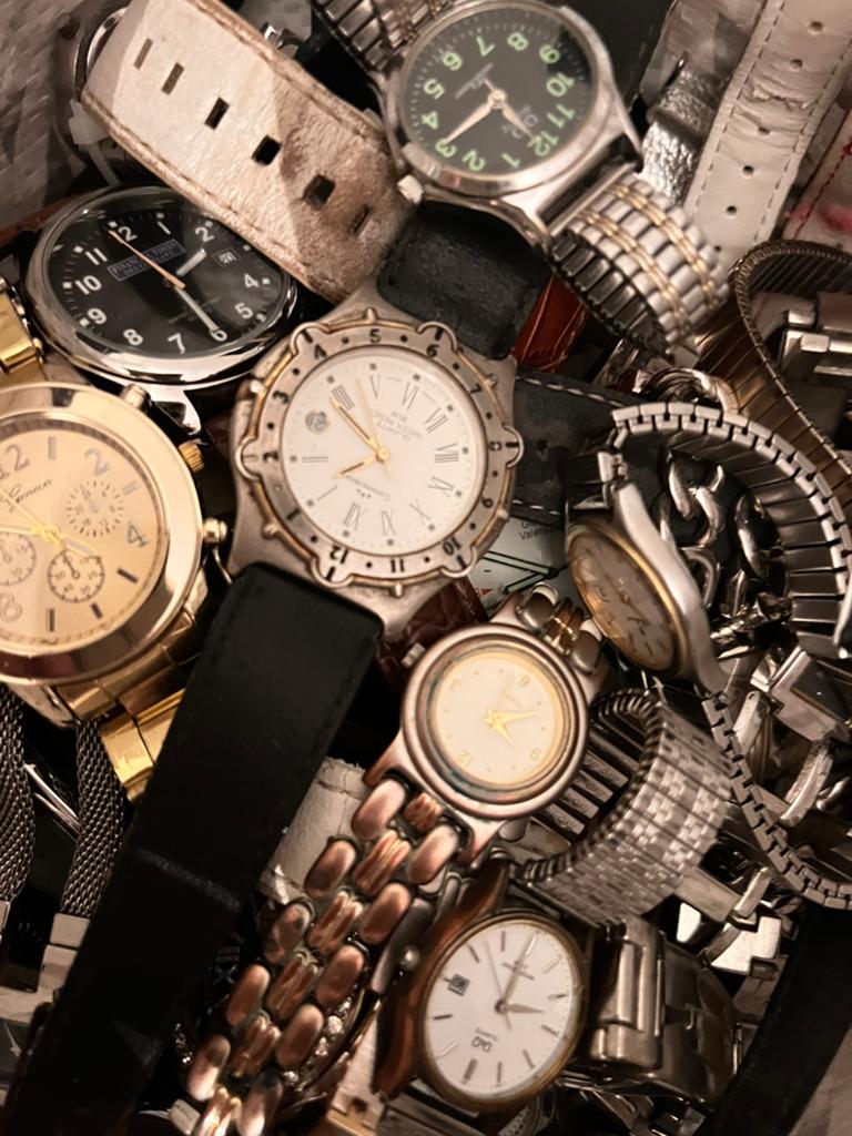 Horloges vintage veeel, Ophalen of Verzenden, Staal, Overige merken, 1960 of later