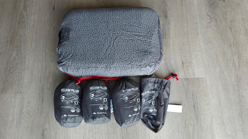 2x Quechua Opblaasbaar Hoofdkussen - Zacht & Compact, Ophalen of Verzenden, Zo goed als nieuw