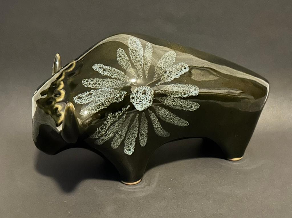 Lotus Pottery, ‘Bull’, Antiek en Kunst, Ophalen of Verzenden