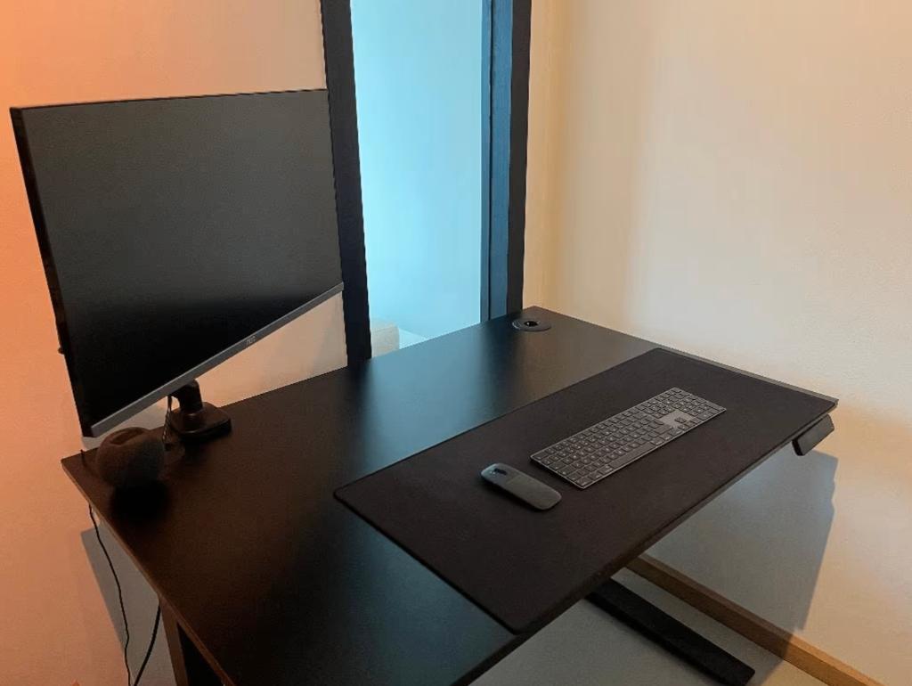 Stabureau Herman Miller 120x80, Ophalen, Hout, Kabelgoot, Zo goed als nieuw