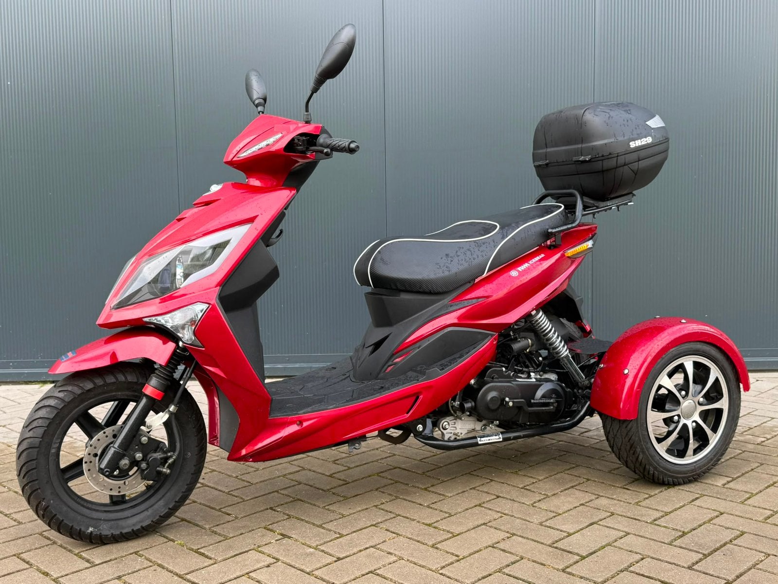 Piaggio Rijbewijsvrij Vespa Scooter met zonder helm plicht, Ophalen of Verzenden, Zo goed als nieuw, Elektrisch