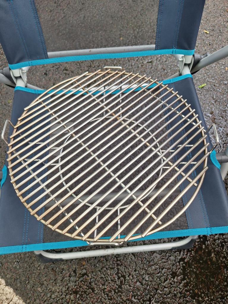 Rond BBQ rooster - Ideaal voor grillen, Ophalen of Verzenden, Zo goed als nieuw, The Bastard