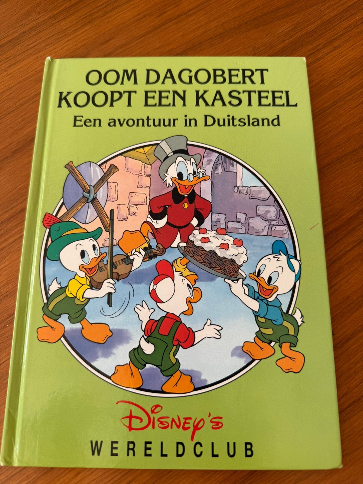 Oom Dagobert koopt een kasteel – Disney’s Wereldclub, Boeken, Ophalen of Verzenden, Zo goed als nieuw, Fictie algemeen