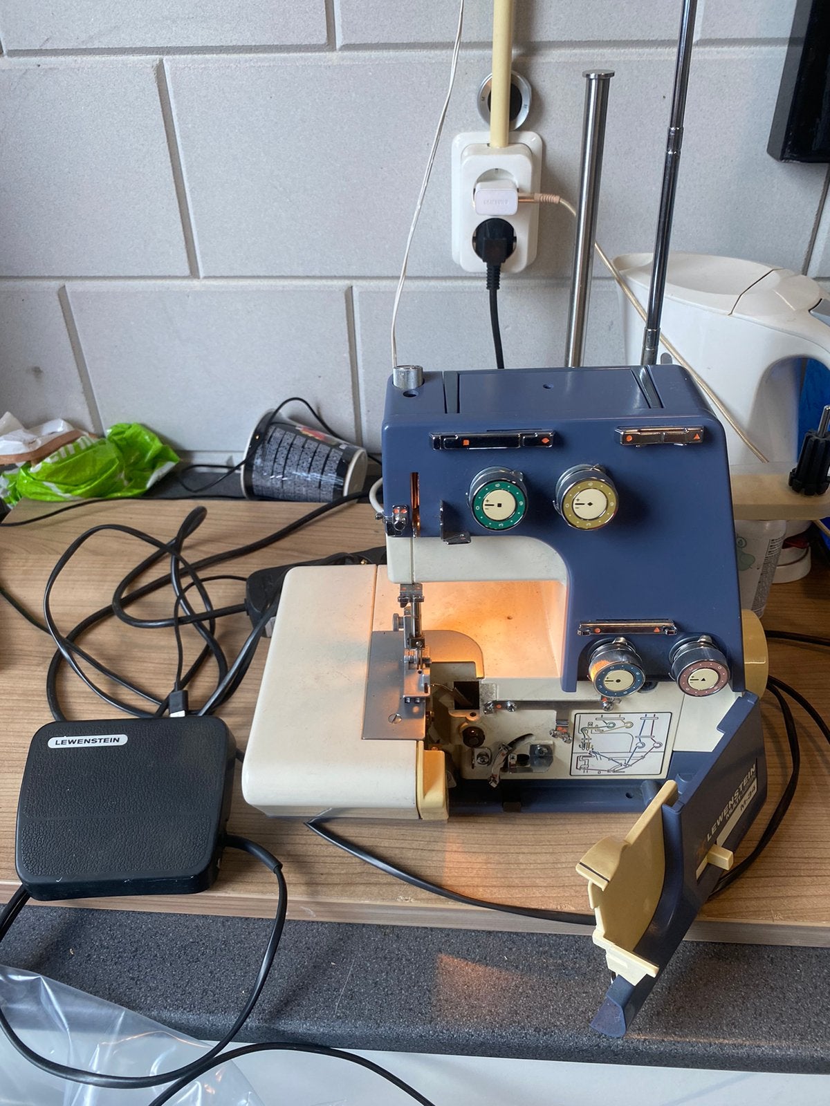 Naaimachine lockmachine lewenstein lock m-34, Ophalen of Verzenden, Zo goed als nieuw, Lockmachine, Overige merken