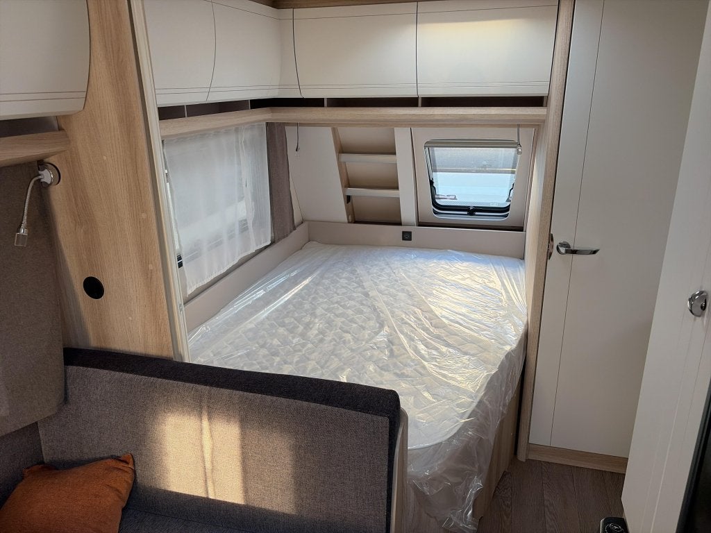 Hobby De Luxe 400 SFE Model 2027, Caravans en Kamperen, Schokbreker, Hobby, Bedrijf, Treinzit