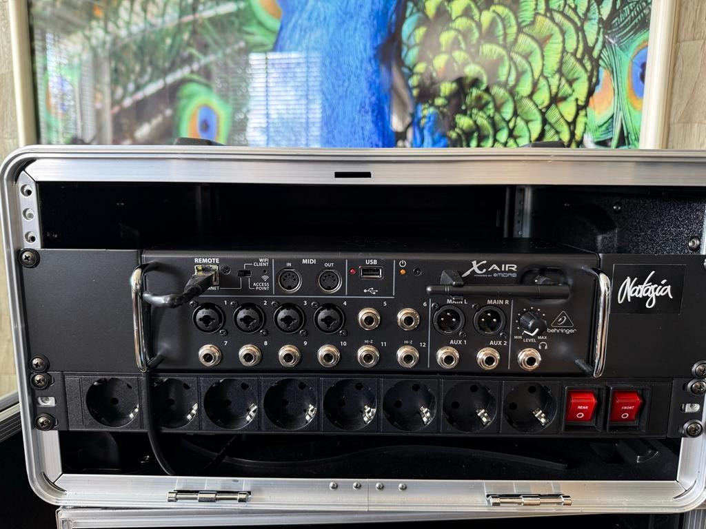 Behringer X Air XR12 Digitale Rack Mixer, Ophalen of Verzenden, Zo goed als nieuw, 10 tot 20 kanalen, Microfooningang
