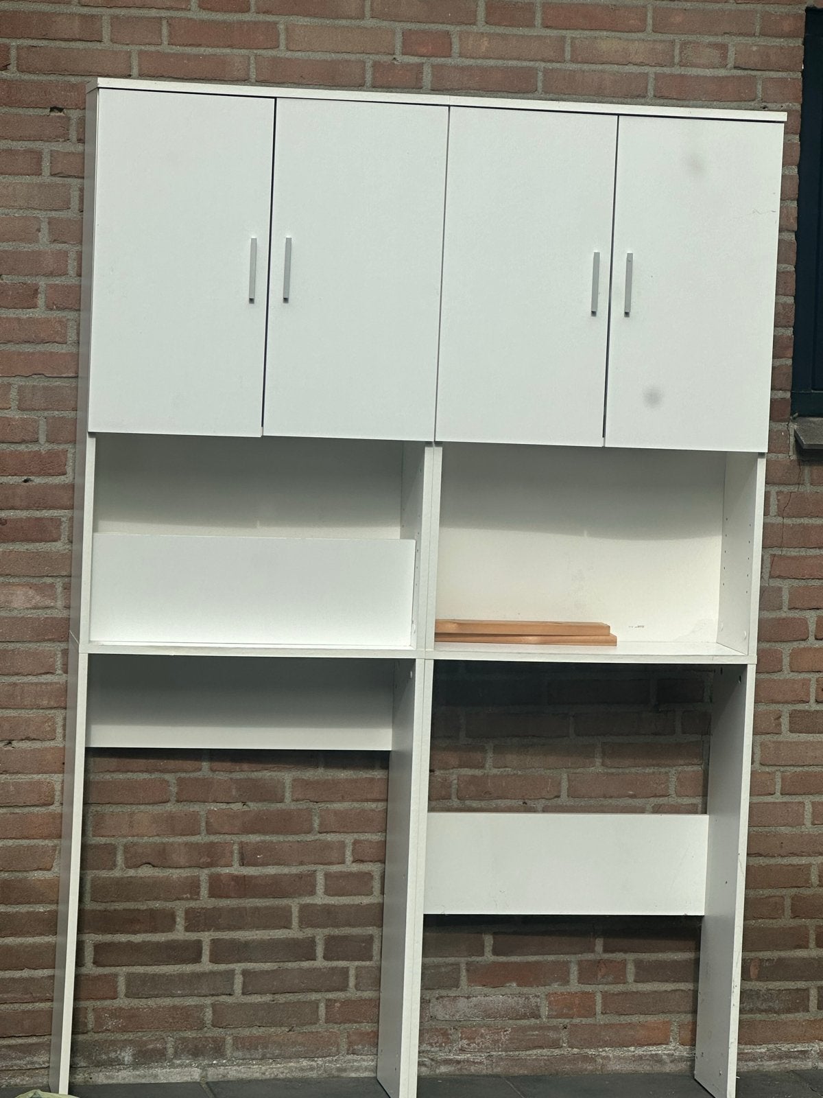 Witte kast met deuren en open vak voor wasmachinr, Ophalen, Gebruikt, 100 tot 150 cm, 200 cm of meer