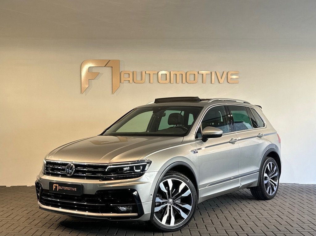 Volkswagen Tiguan 2.0 TSI 4M Highline R Line Pano|Trekhaak, Auto's, Volkswagen, Gebruikt, 4 cilinders, 1984 cc, 2500 kg