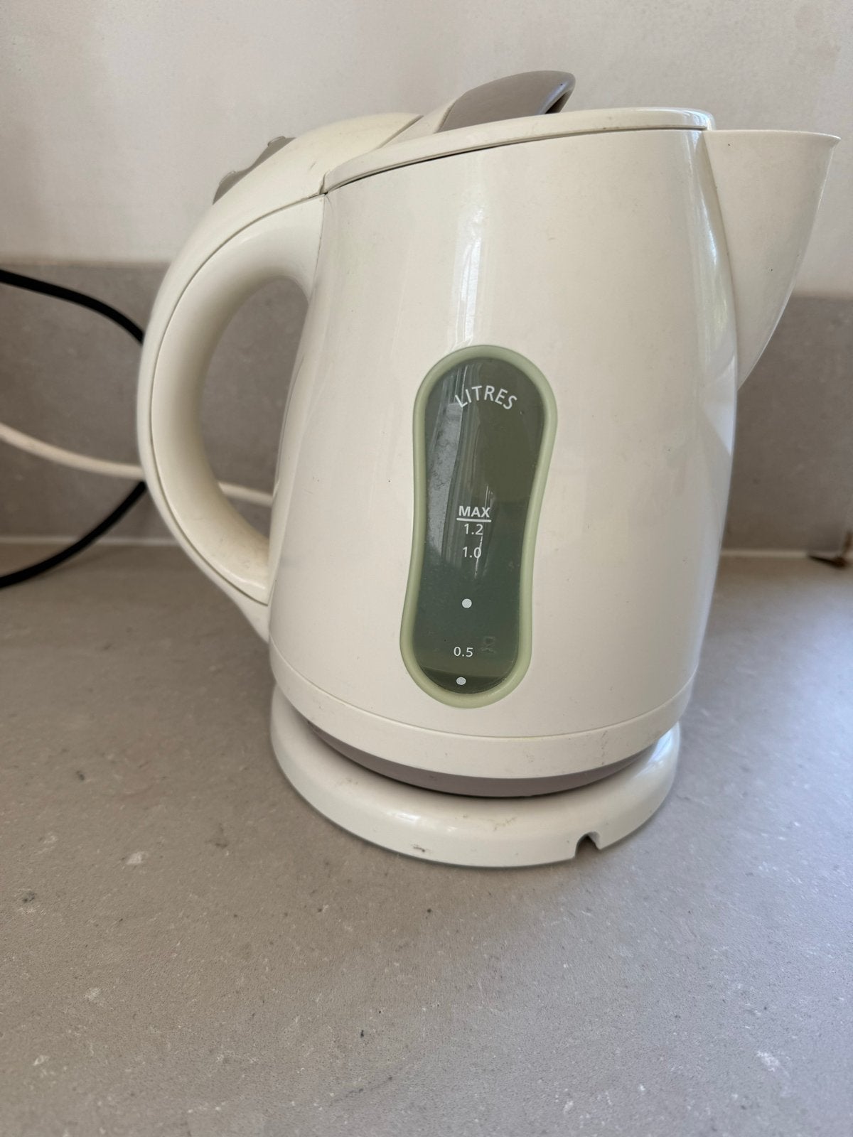 Philips Essence Waterkoker - 1.2 Liter, 1 tot 2 liter, Ophalen of Verzenden, Gebruikt, Draadloos